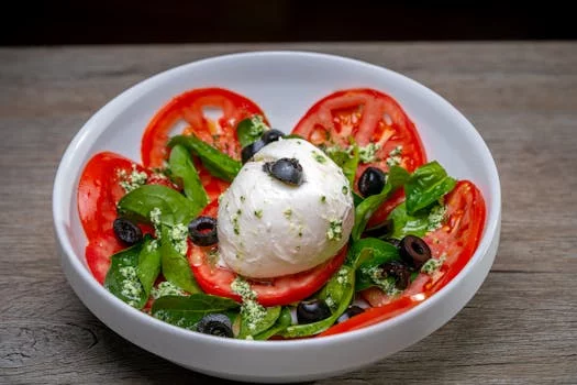 caprese salad with fresh mozzarella tomatoes